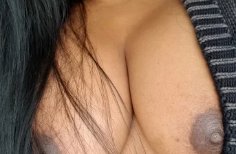 Jolie africaine de Lille dévoile son corps sexy en douceur sur Snap ou Telegram